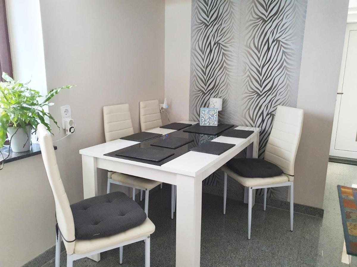 Monteur-fremdenzimmer - Petit Quartier Bed and breakfast